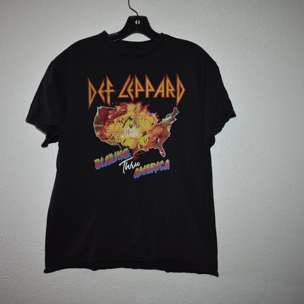 Def Leppard Blazing Thru America Tour Music Rock Metal Album Mens T Shirt - Picture 1 of 5